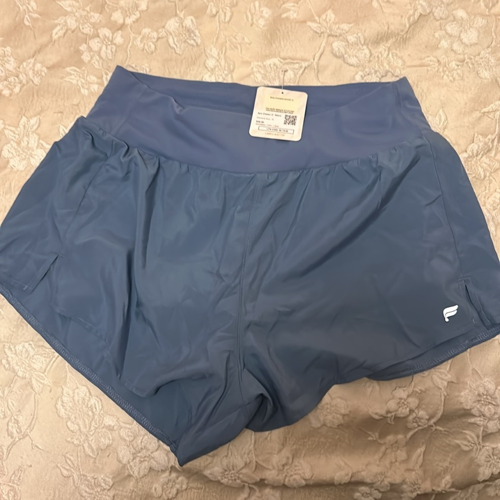 Fabletics shorts - Picture 2 of 3